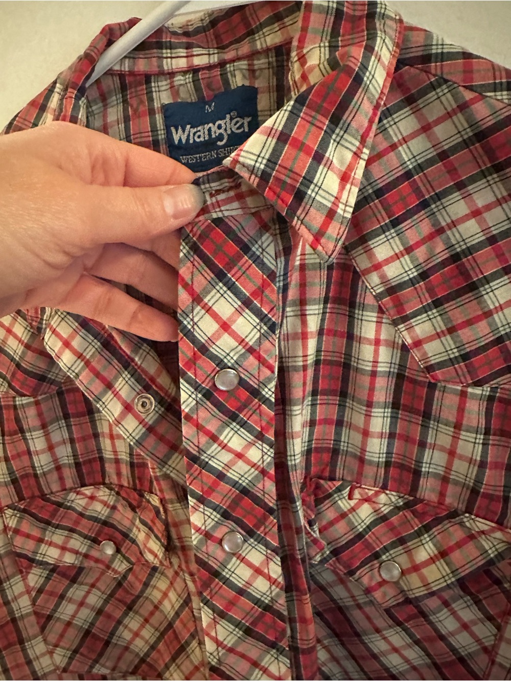 Vintage Wrangler Men’s Red Plaid Short-Sleeve Pearl Button Western Shirt - Picture 8 of 16